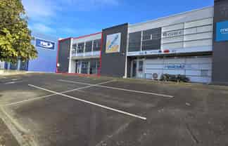 Industrial workshop/warehouse for lease