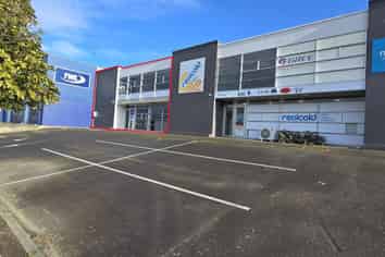 Industrial workshop/warehouse for lease