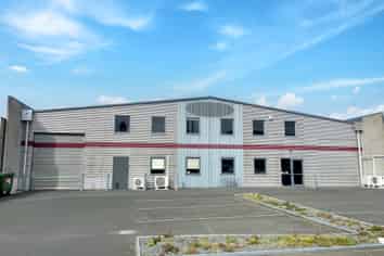 High Profile Showroom / Warehouse / Office 310m2