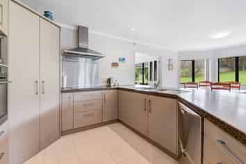 16 Omana Avenue, Helensville