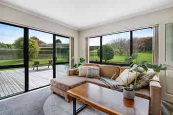 16 Omana Avenue, Helensville