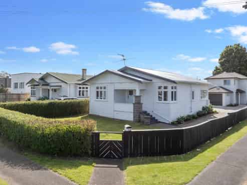 83 Hastie Avenue, Mangere Bridge