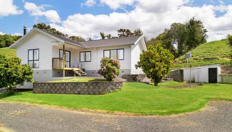 1909a East Coast Road, Whakatiwai