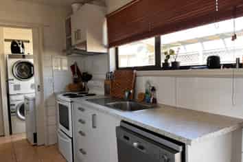14B Walton Street, Red Beach