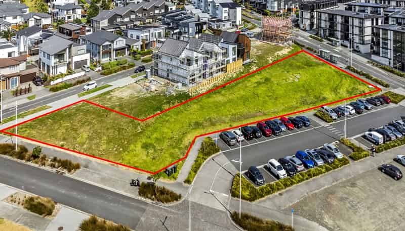  83 Te Oneroa Way and 24 Kiokio Street, Long Bay