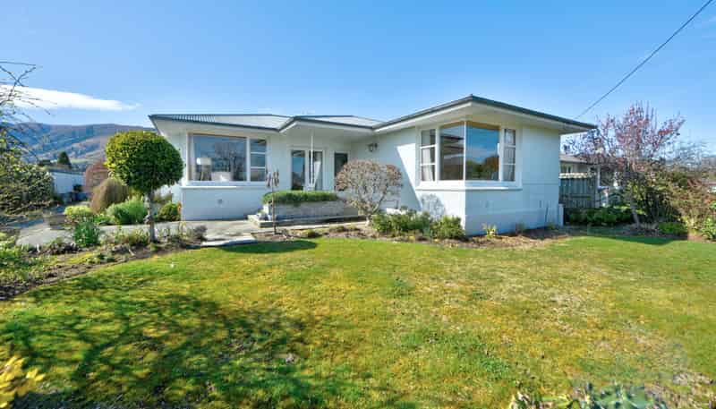 24 Durham Street, Tapanui