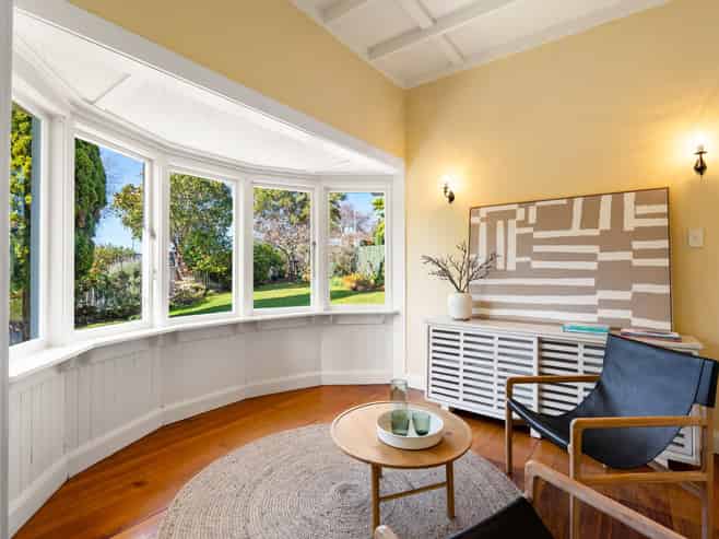 2 Roslyn Road, Bluff Hill