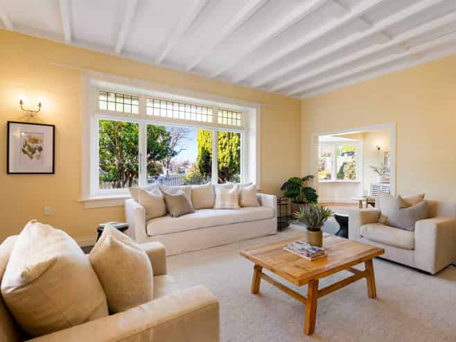 2 Roslyn Road, Bluff Hill