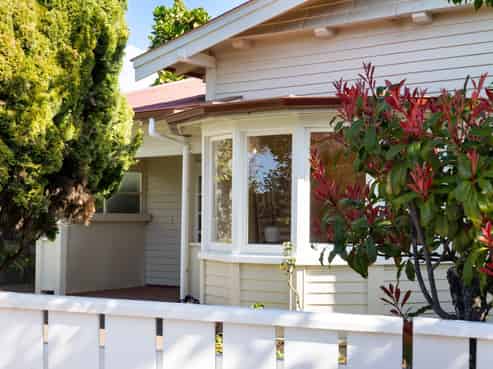 2 Roslyn Road, Napier Hill