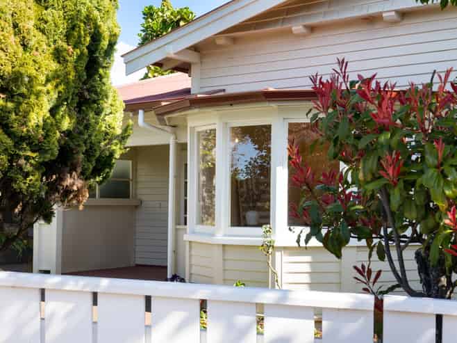 2 Roslyn Road, Bluff Hill