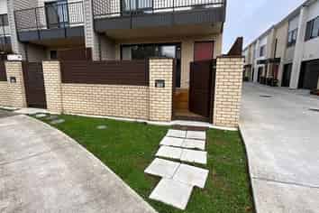 55A Hillside Road, Papatoetoe