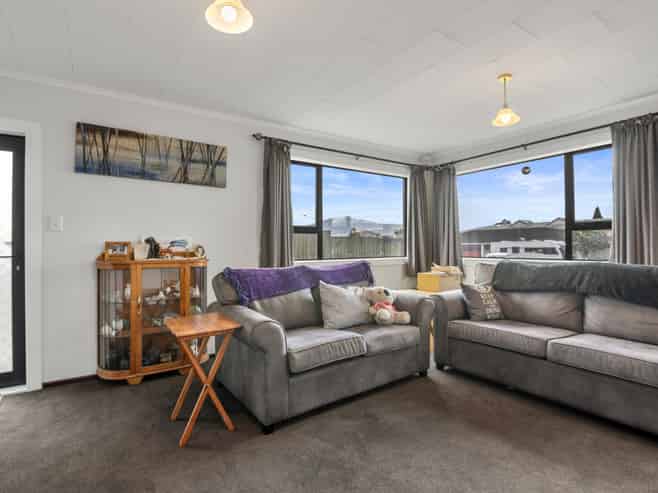44A Grey Street, Glenholme