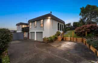 3 Hollyhock Place, Browns Bay
