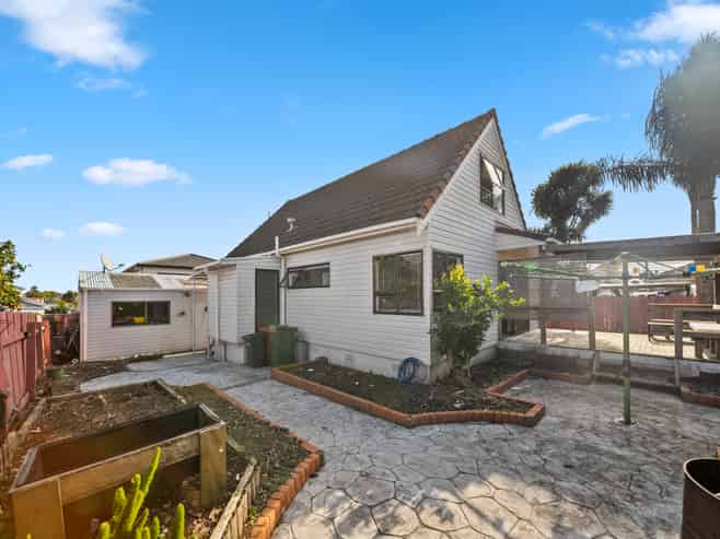 2/18 Elizabeth Avenue, Papatoetoe