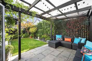 9/354 Muritai Road, Eastbourne