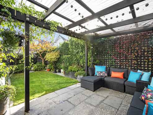9/354 Muritai Road, Eastbourne
