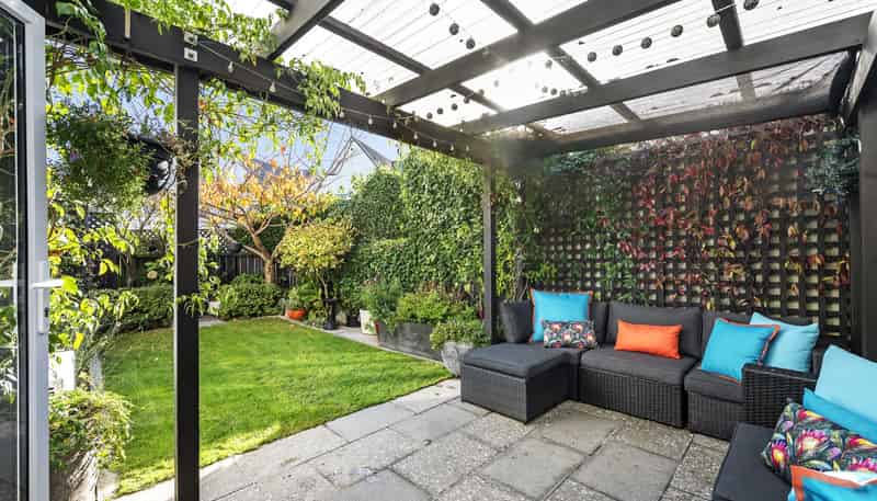 9/354 Muritai Road, Eastbourne