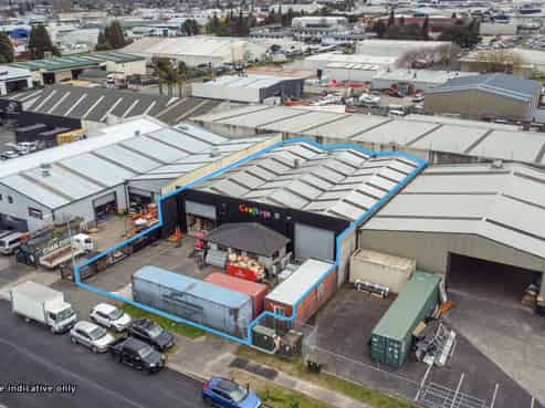 Freehold Industrial Investment with immediate cash flow