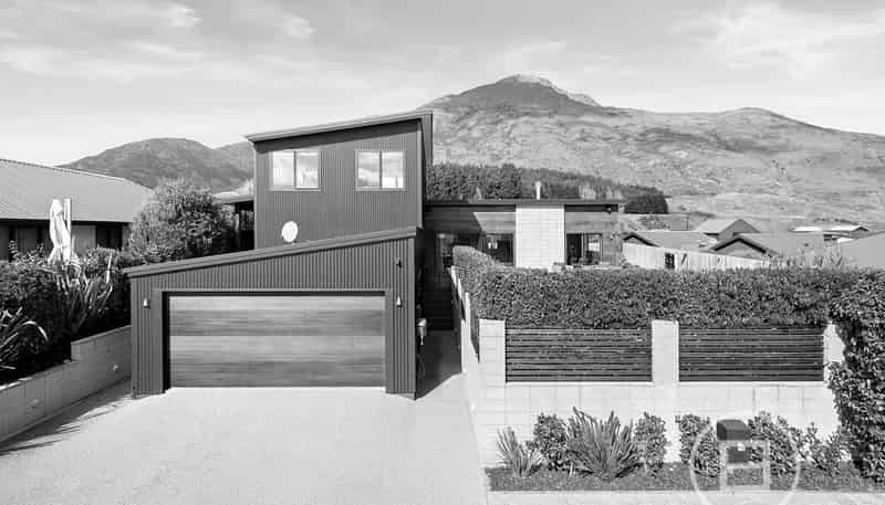 12 Violet Way, LOWER SHOTOVER