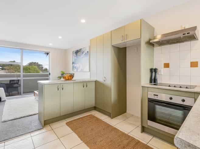 26/3 Riverside Road, Orewa