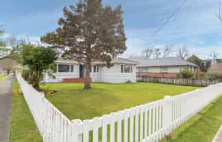 33 John Street, Trentham
