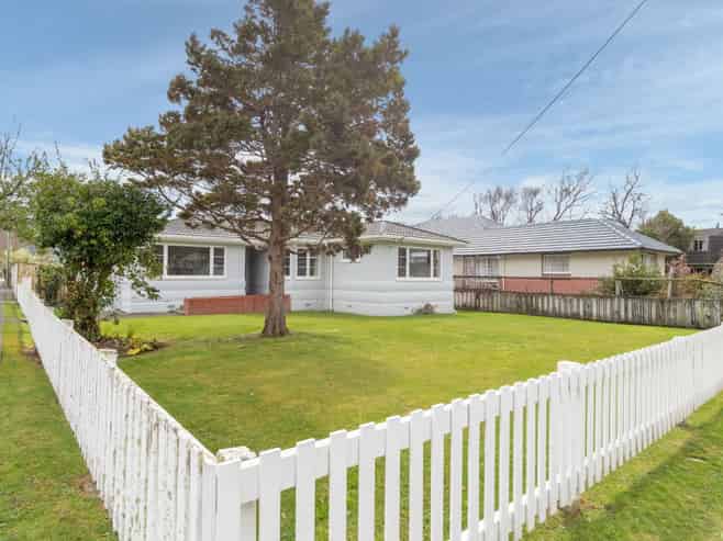 33 John Street, Trentham