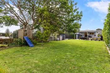 12 Hellyers Street, Birkdale