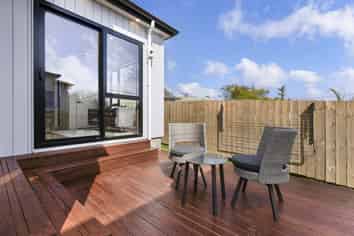 Lot 3/1 Amberley Ave, Te Atatu South