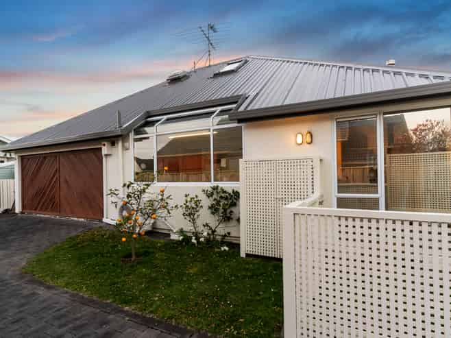 13A Highwic Avenue, Epsom