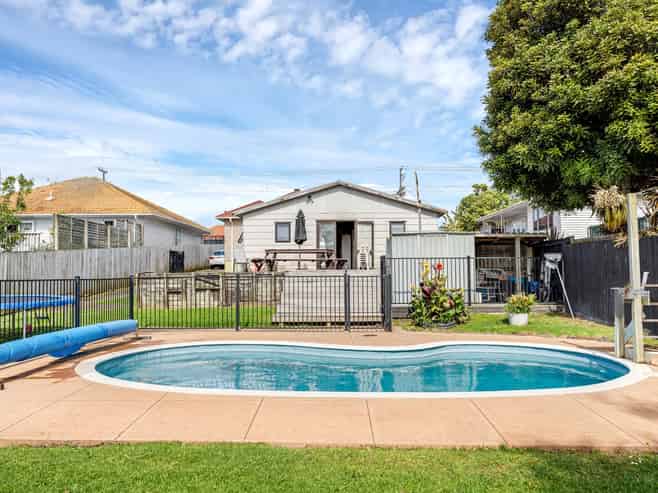101 Astley Avenue, New Lynn