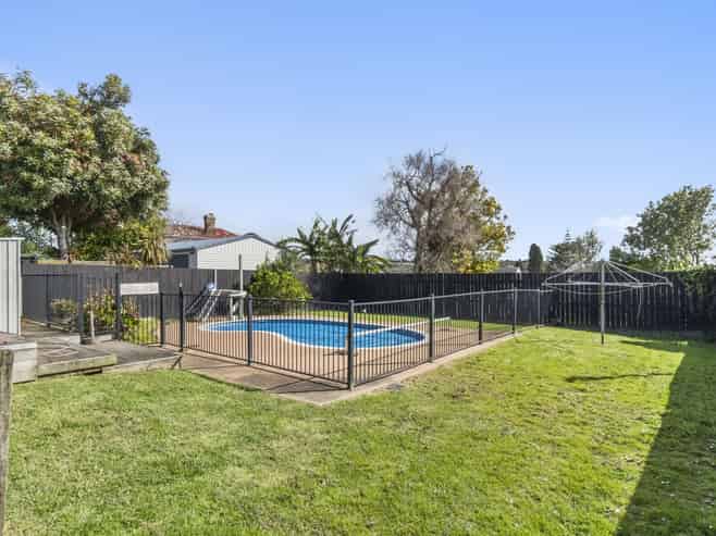 101 Astley Avenue, New Lynn