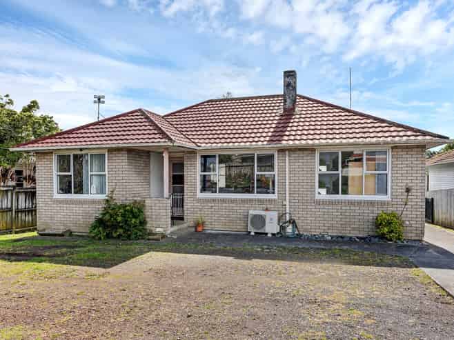 101 Astley Avenue, New Lynn