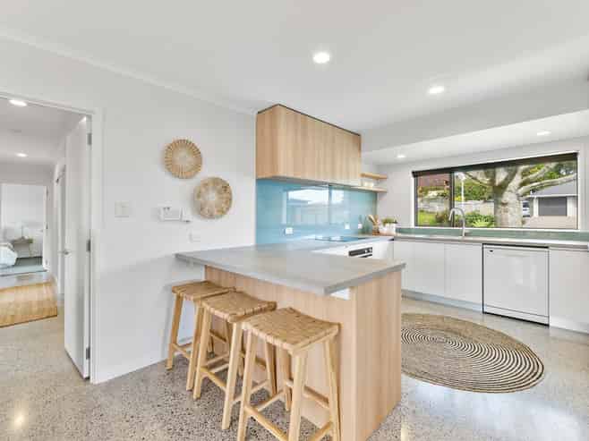 7 Kaitake Place, Oakura