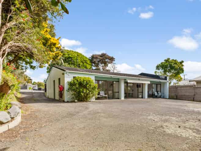 51 Wairau Road, Oakura