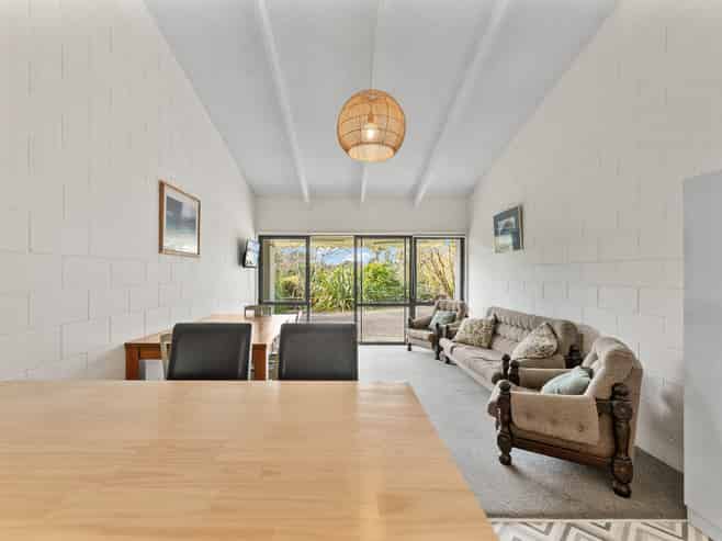 51 Wairau Road, Oakura