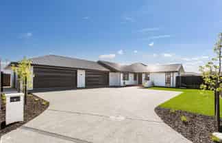 6 Earl Way, Amberley