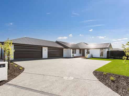 6 Earl Way, Amberley