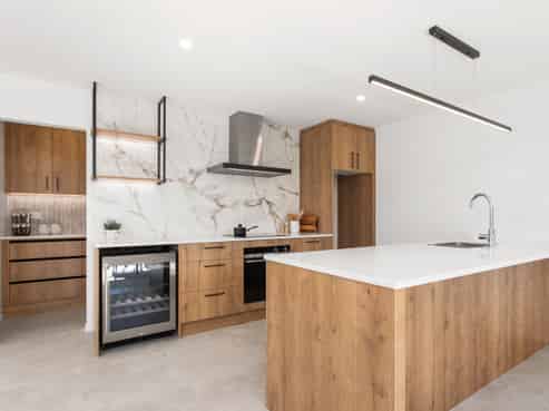 6 Earl Way, Amberley