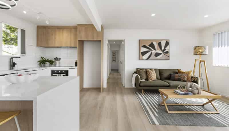 8 Halloran Place, Massey