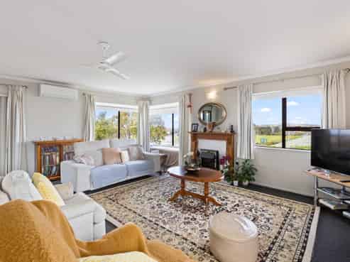 53 Alec Craig Way, Gulf Harbour