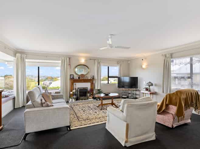 53 Alec Craig Way, Gulf Harbour
