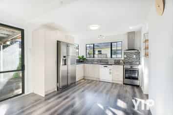 12 Fyvie Avenue, Tawa