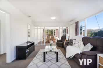 12 Fyvie Avenue, Tawa