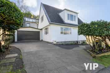 12 Fyvie Avenue, Tawa