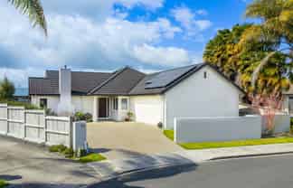 33 Grace Avenue, Rototuna North