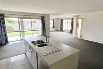 2 Derwent Place , Flagstaff