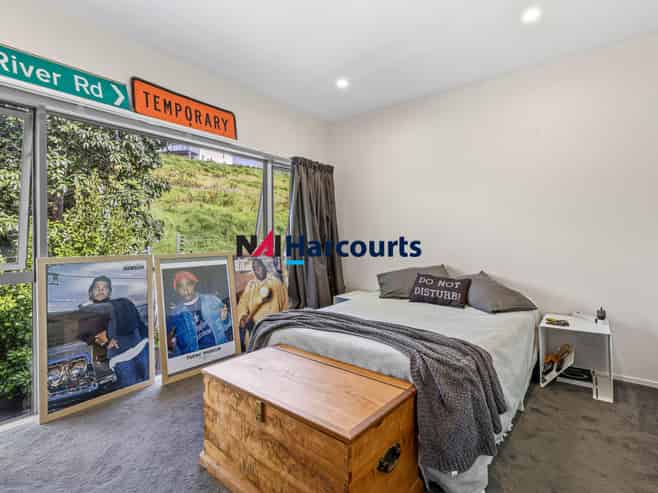 Spacious Unit with Expansive Living Area