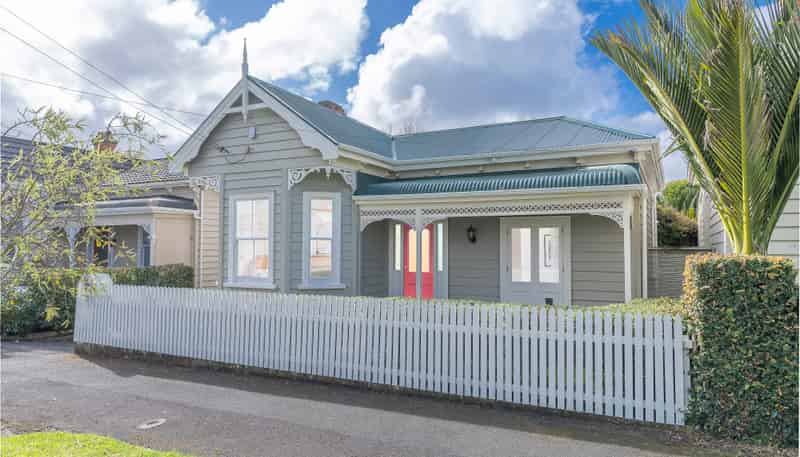 85 Burnley Terrace, Sandringham