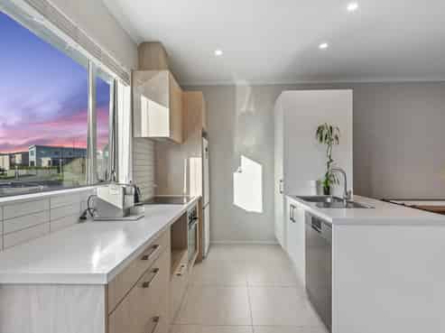 75 Roundel Crescent, Whenuapai