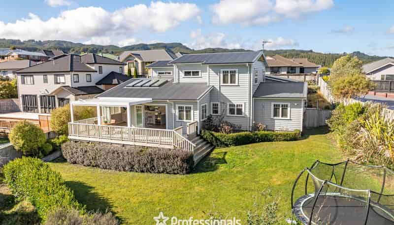 14 Ronald Scott Grove, Riverstone Terraces
